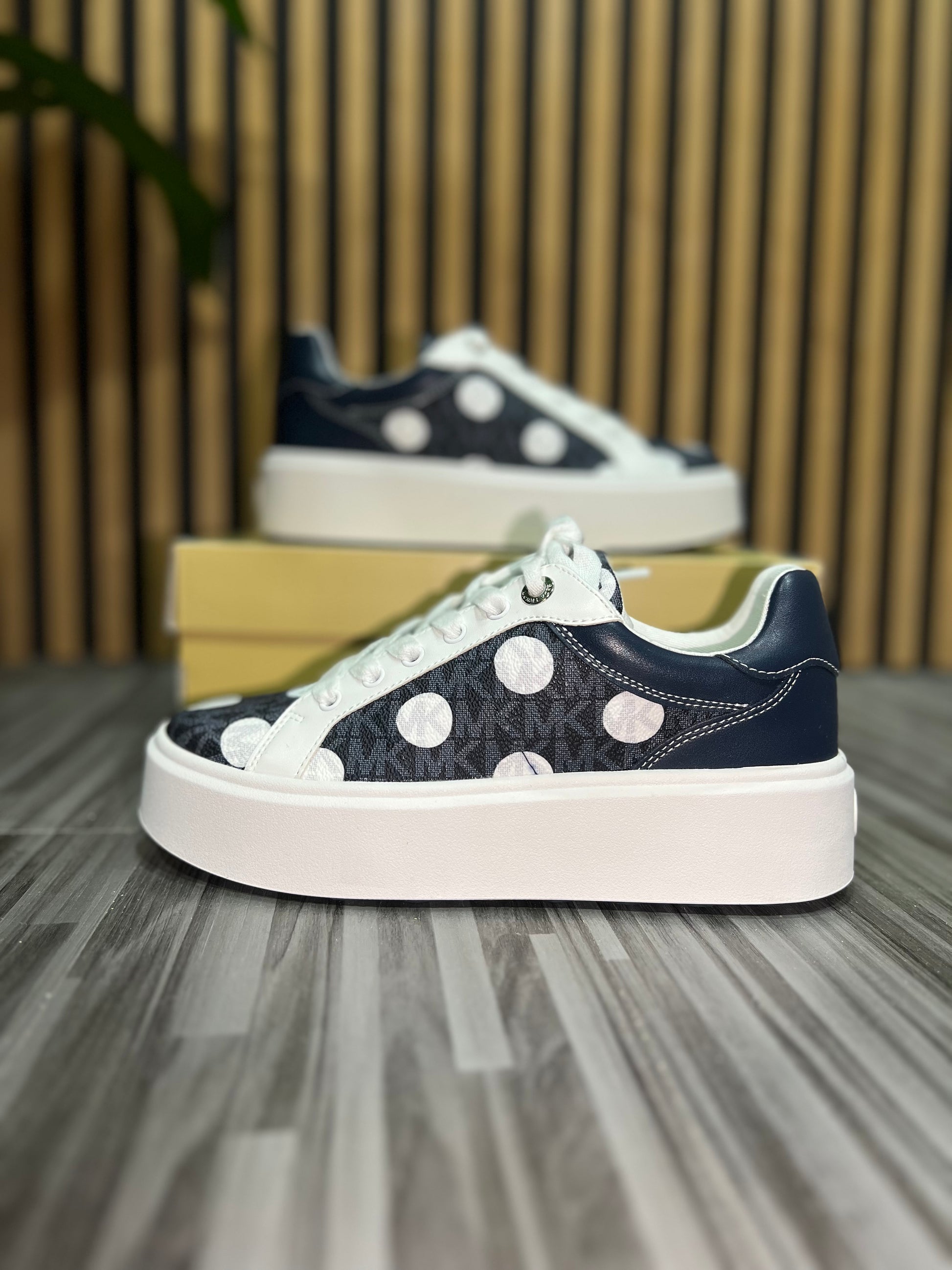 Zapatilla edición limitada Romey MK