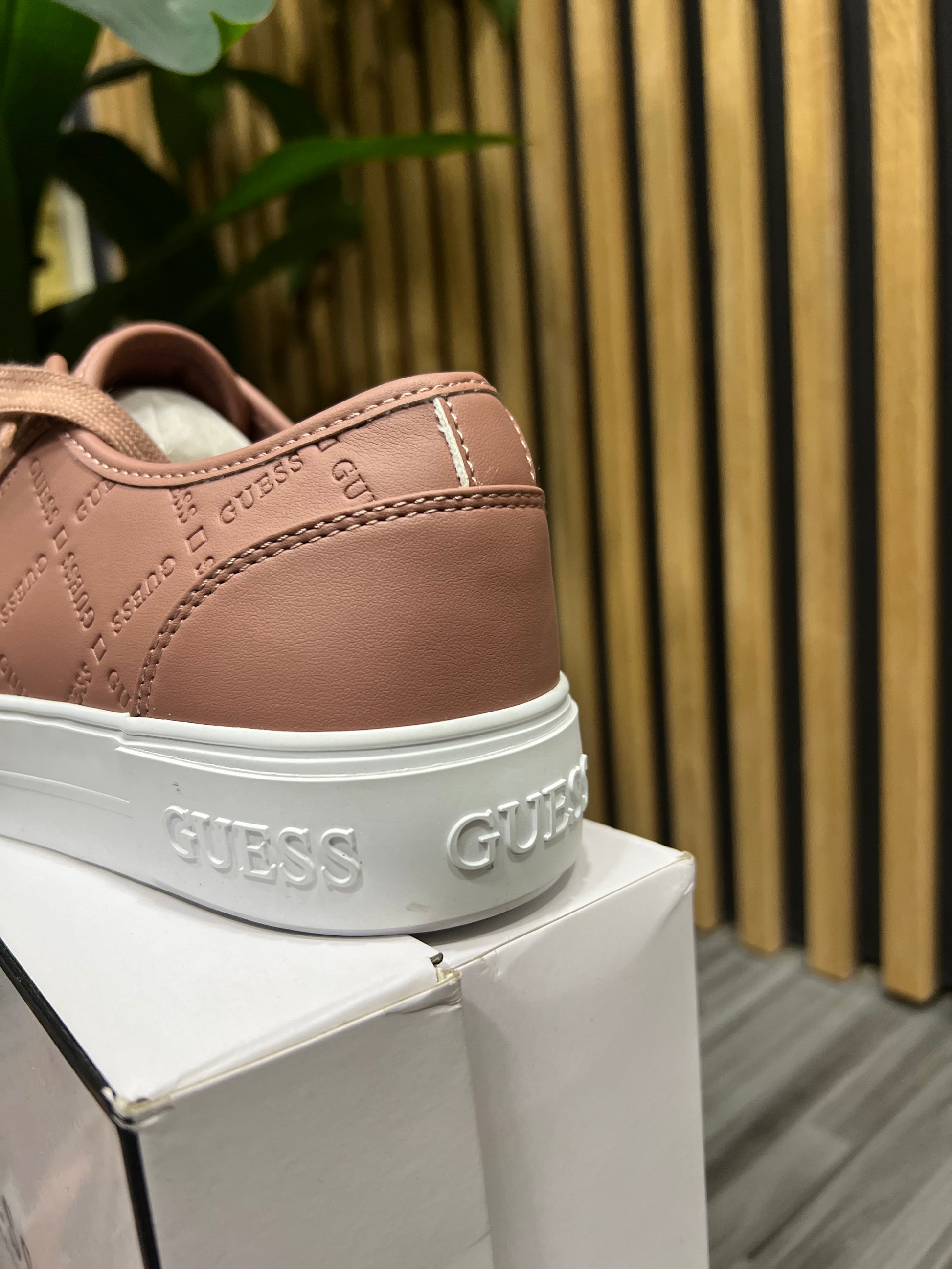 Zapatilla Guess