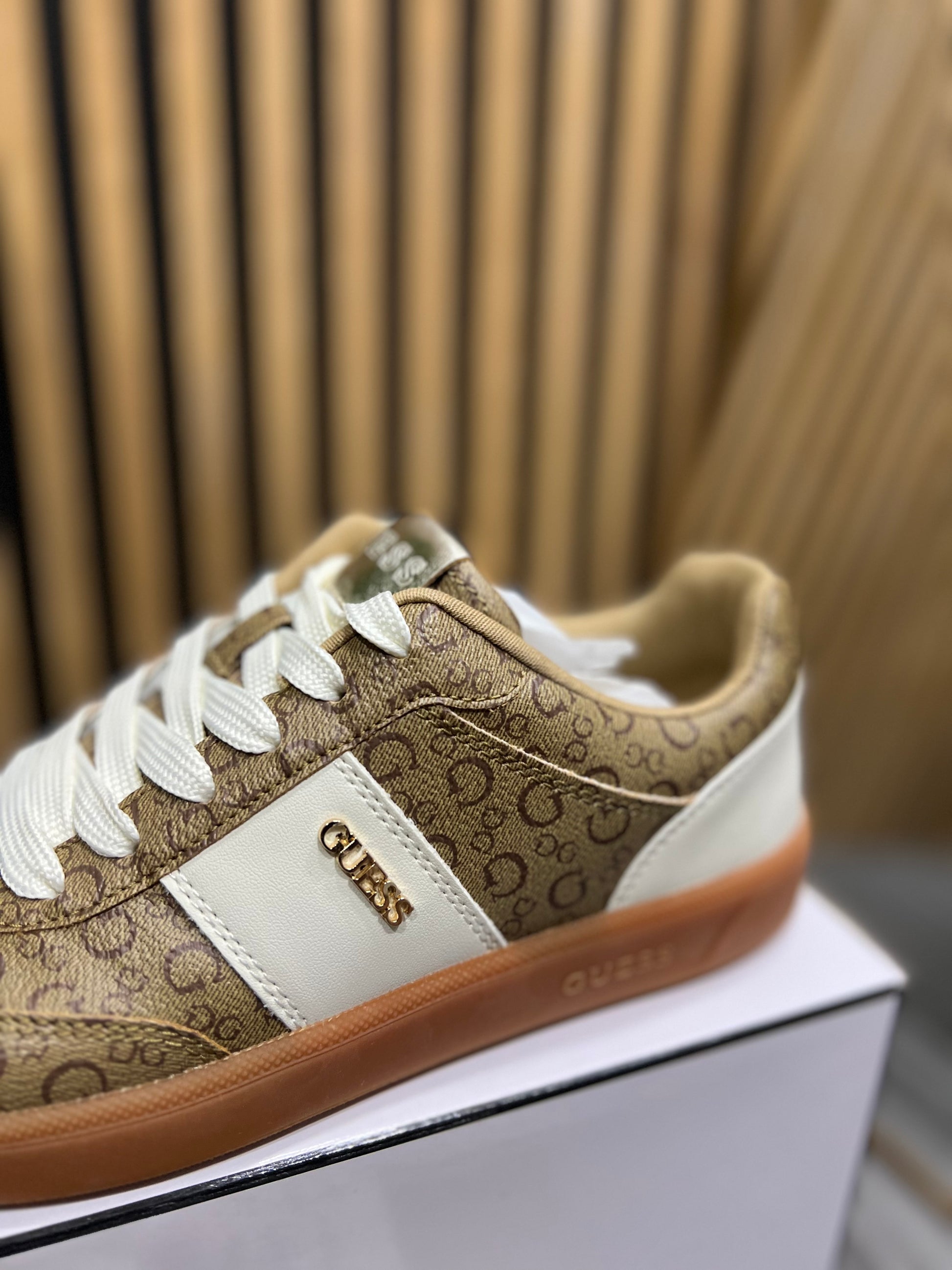 Zapatilla Guess