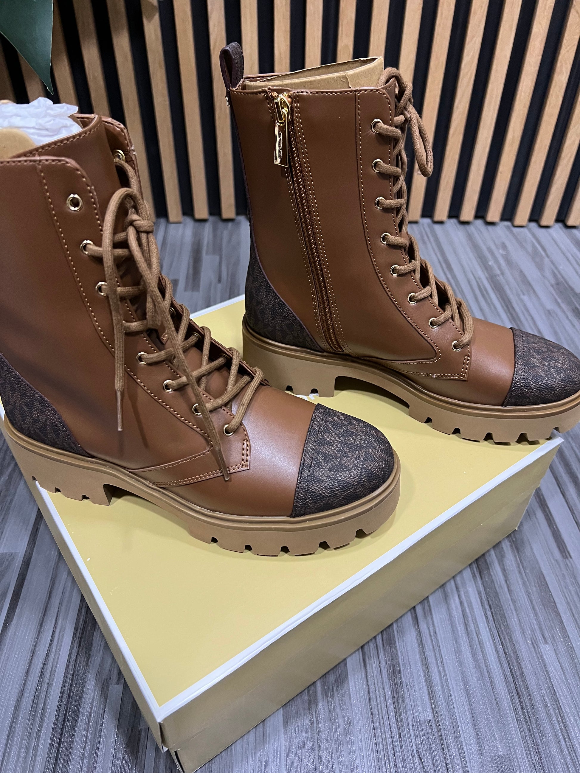 Botín Michael Kors