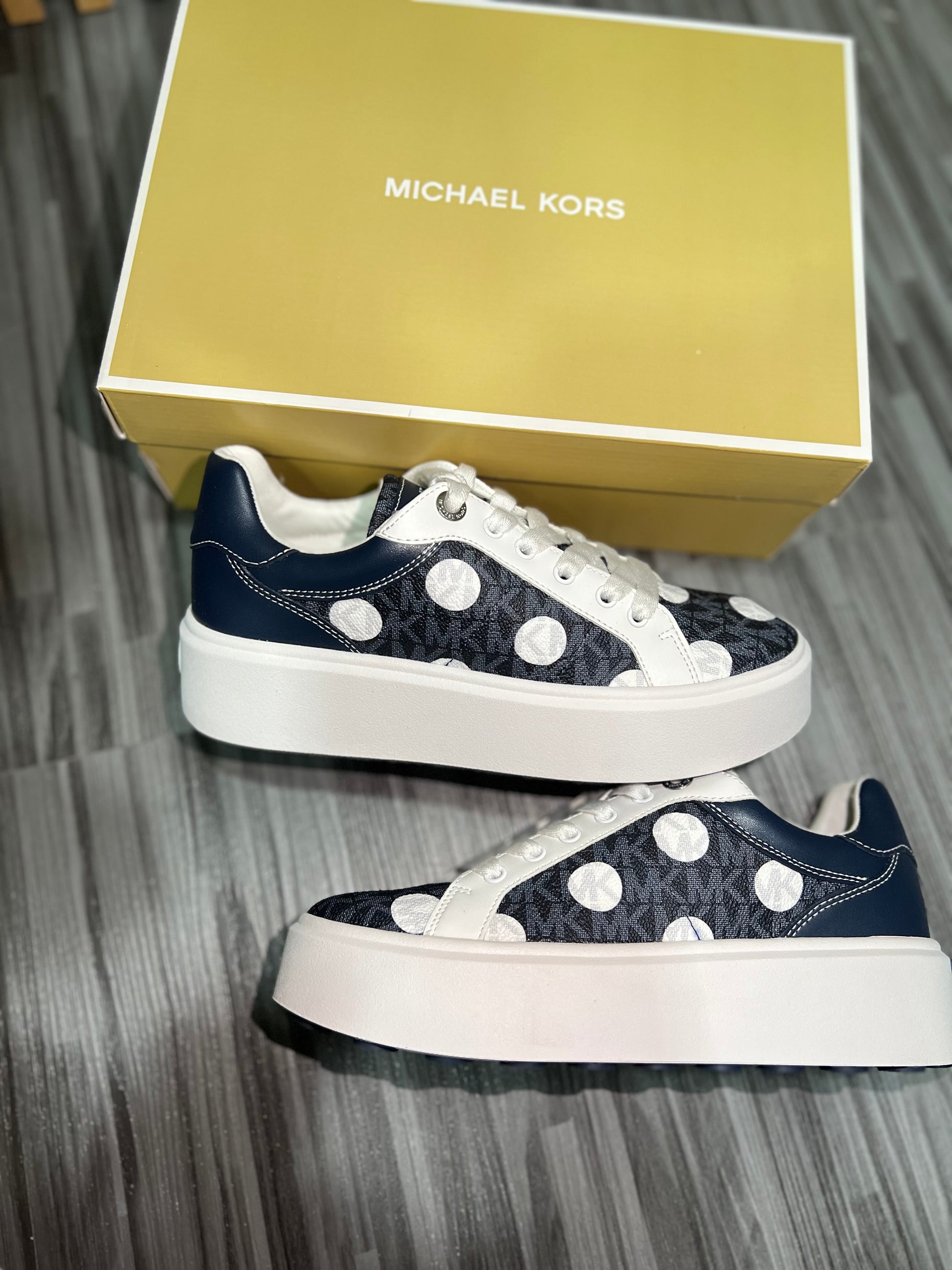 Zapatilla edición limitada Romey MK