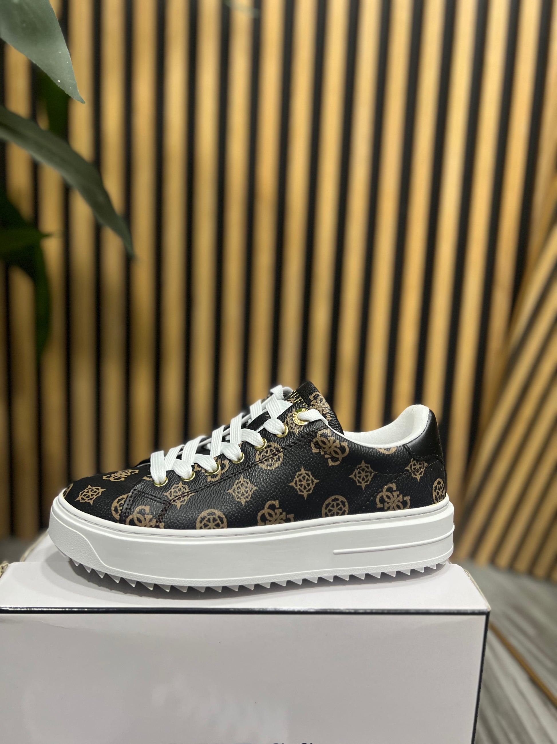 Zapatillas Guess