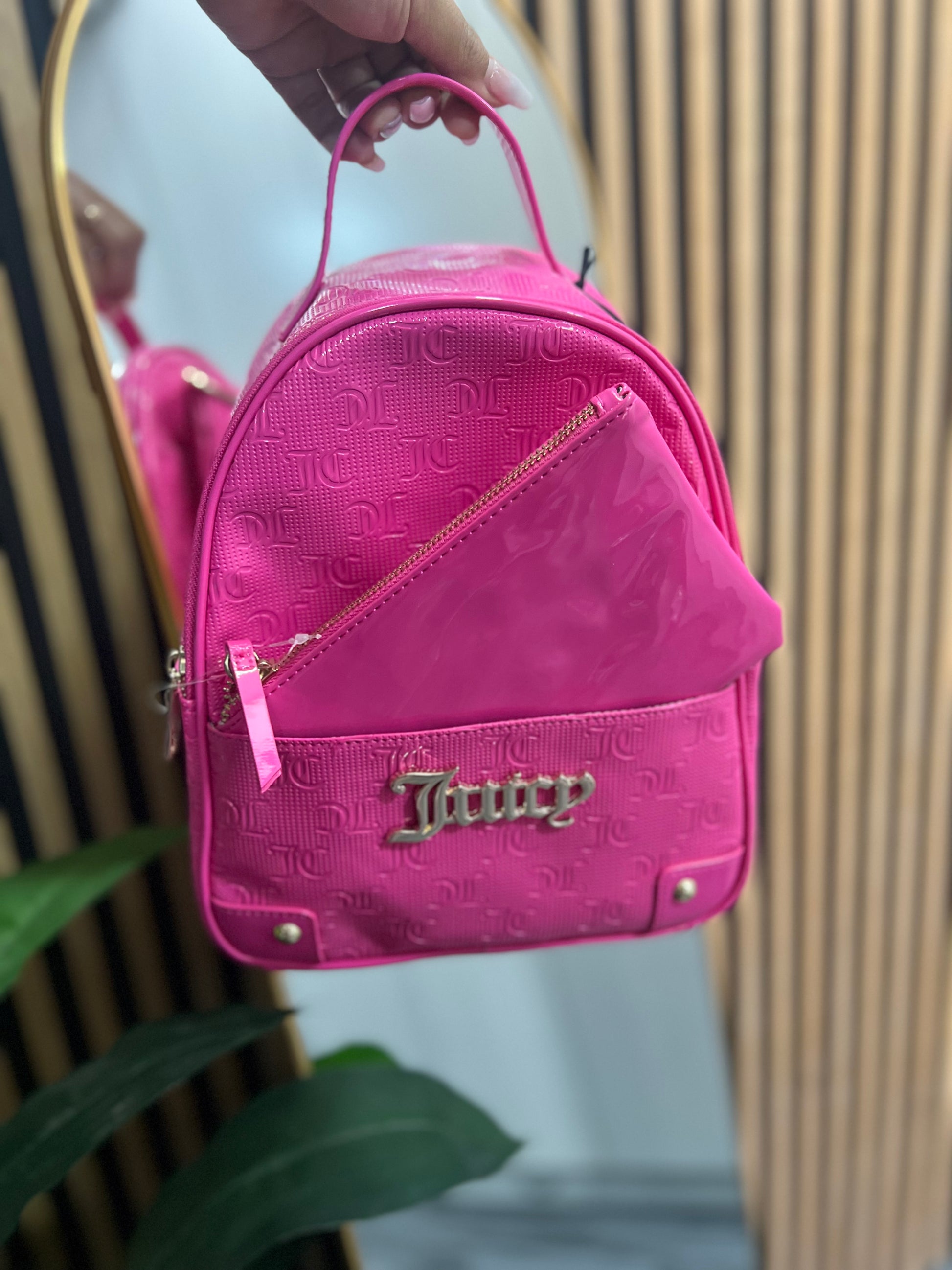Mochila + sobre Juicy couture