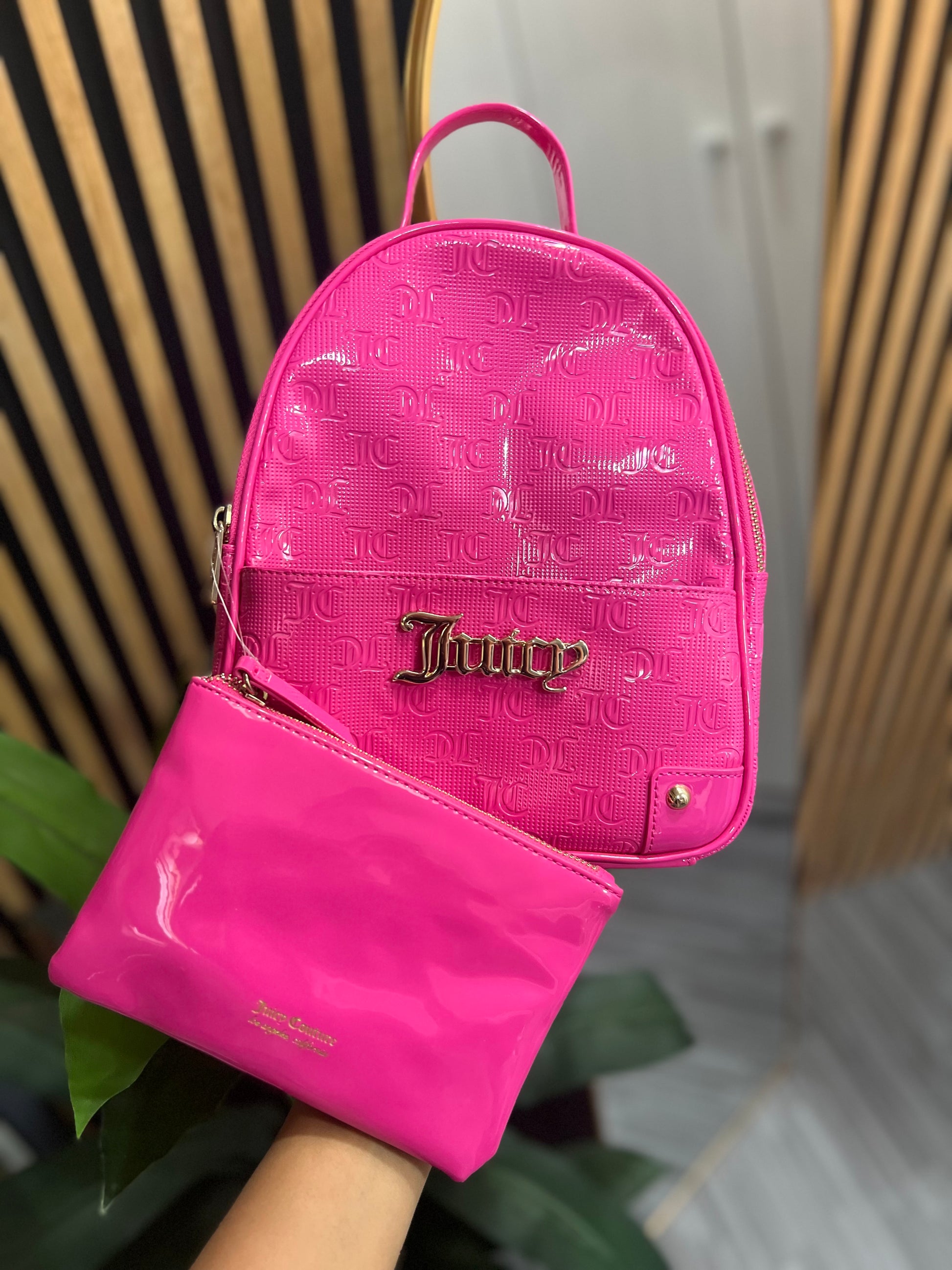 Mochila + sobre Juicy couture