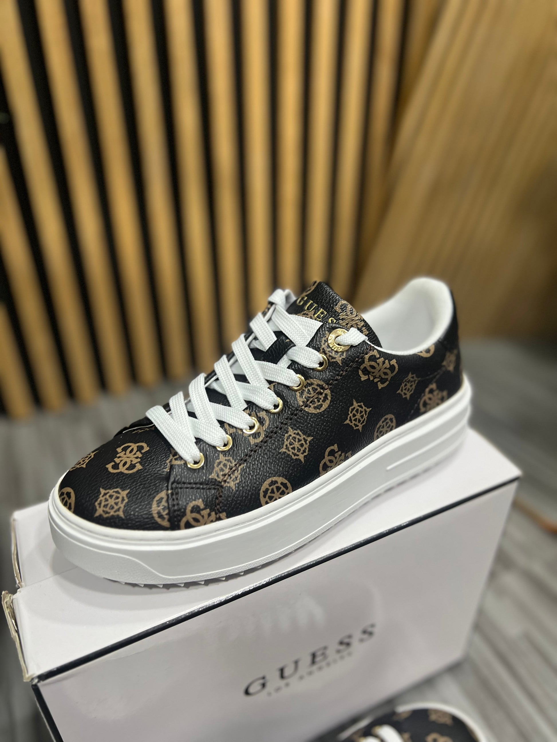 Zapatillas Guess