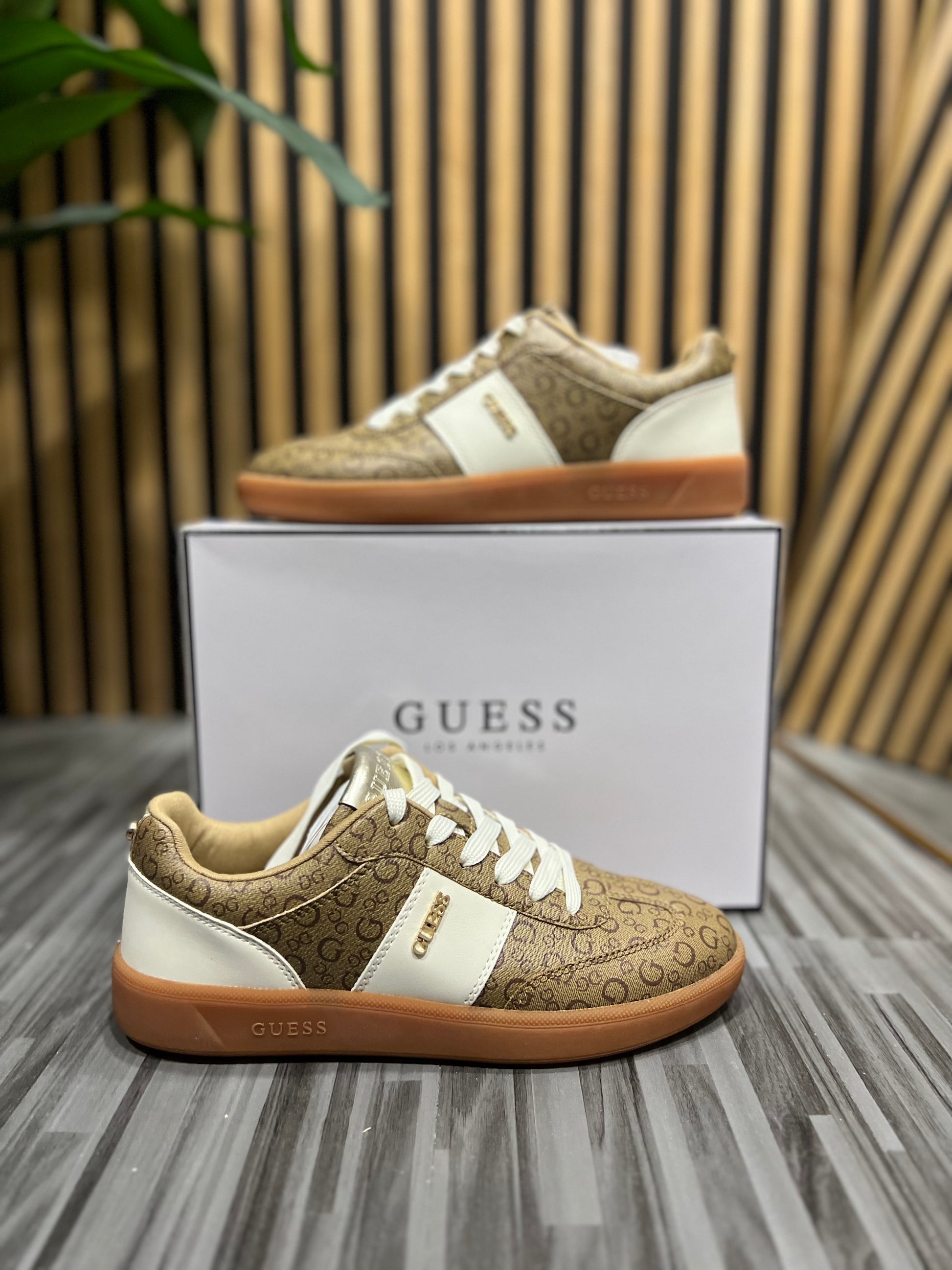 Zapatilla Guess