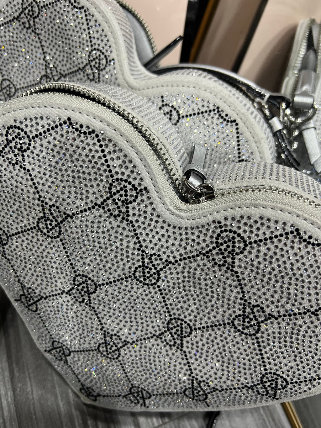 Crossbody corazón Victoria’s Secret