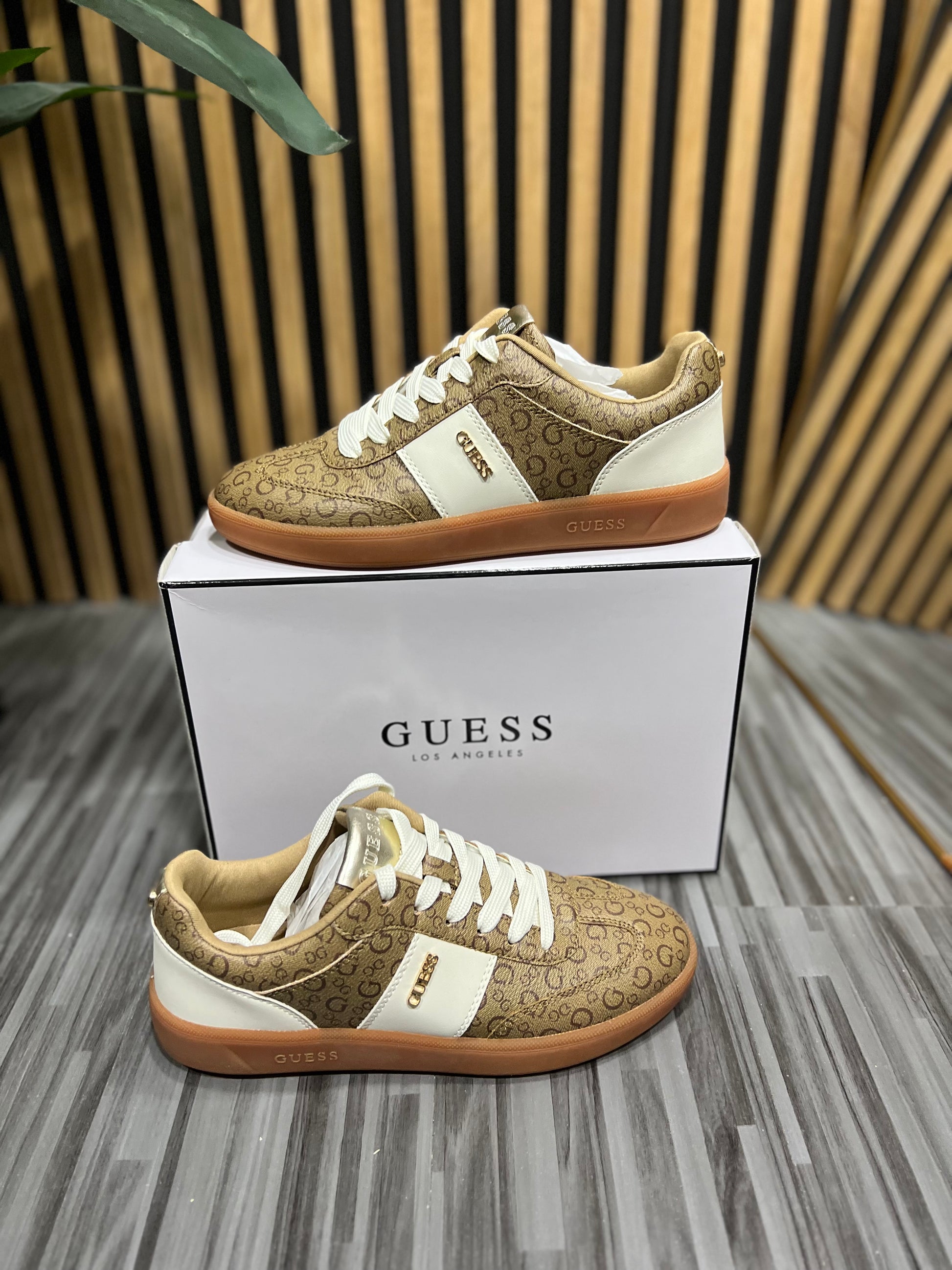 Zapatilla Guess