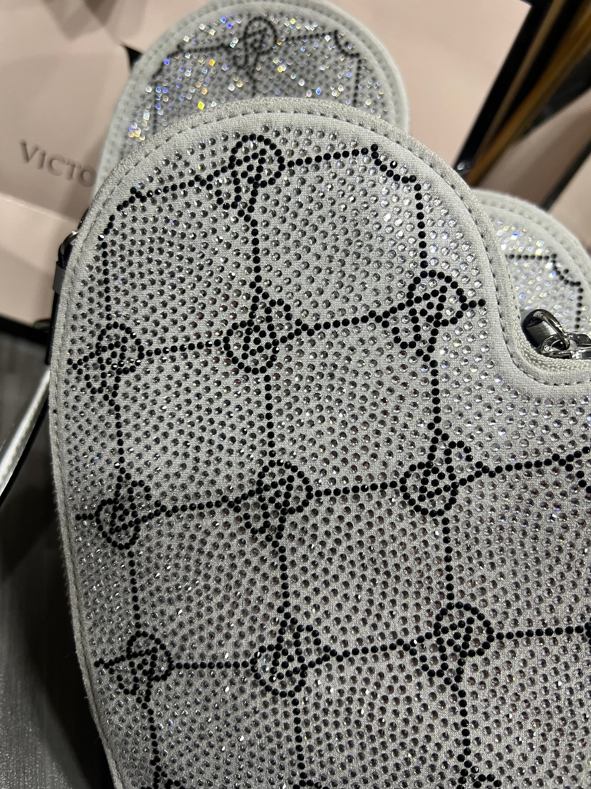 Crossbody corazón Victoria’s Secret