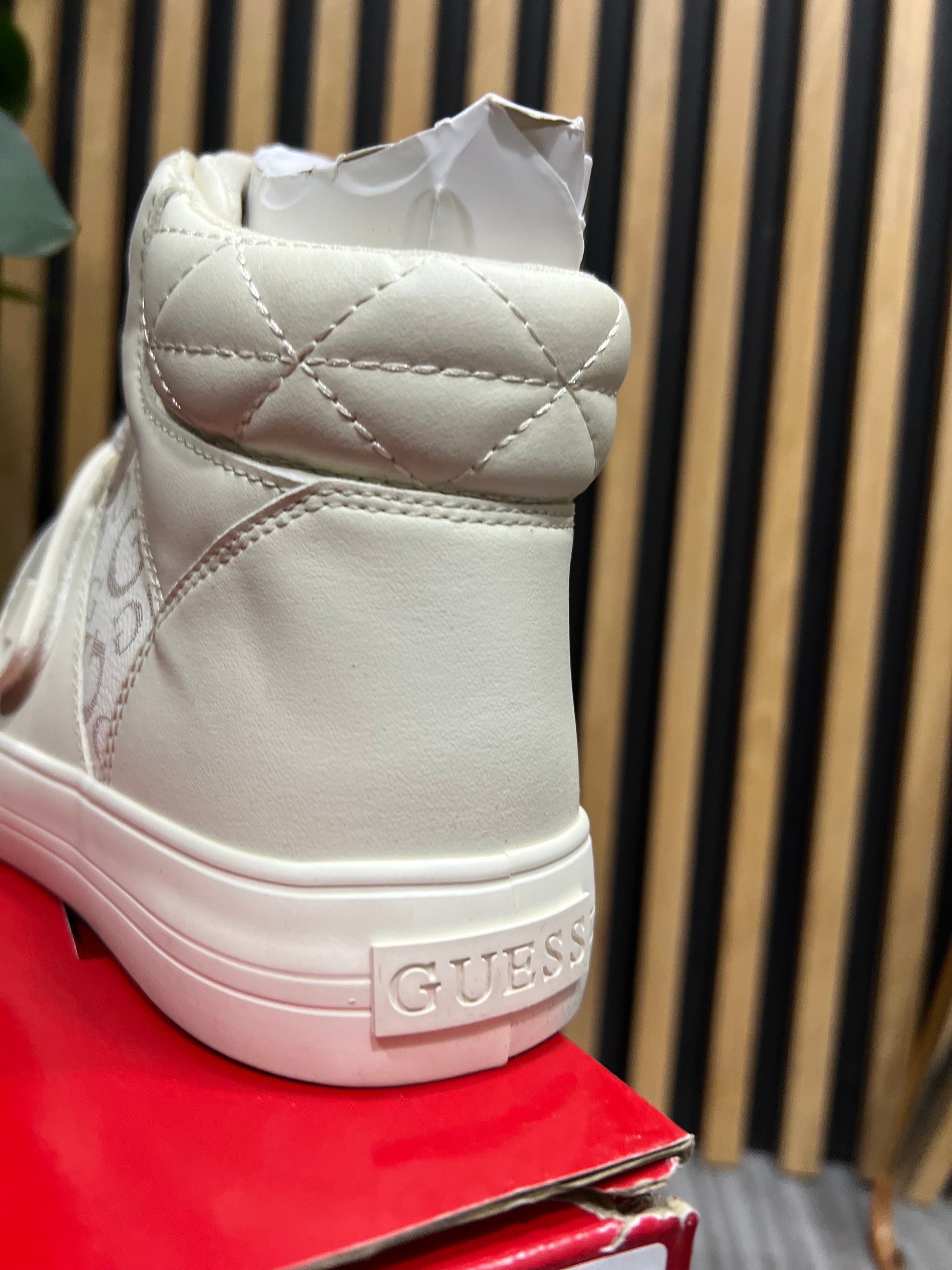 Zapatilla Guess