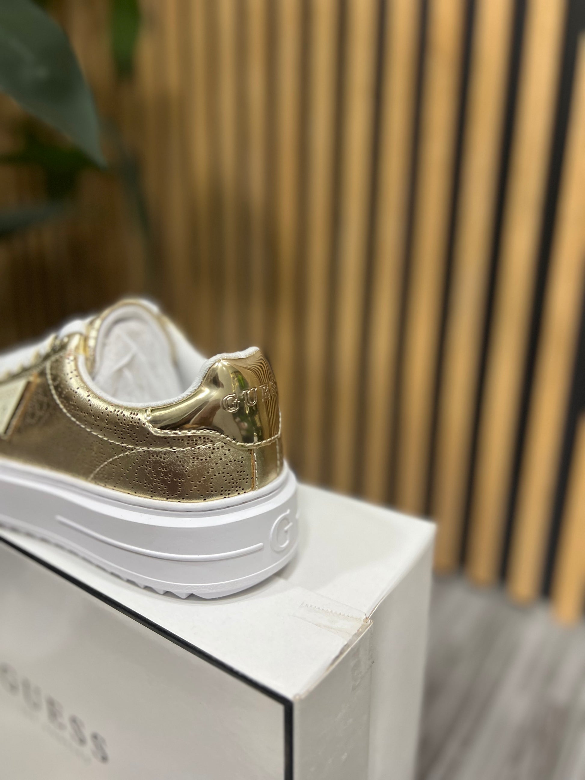 Zapatillas Guess Gold