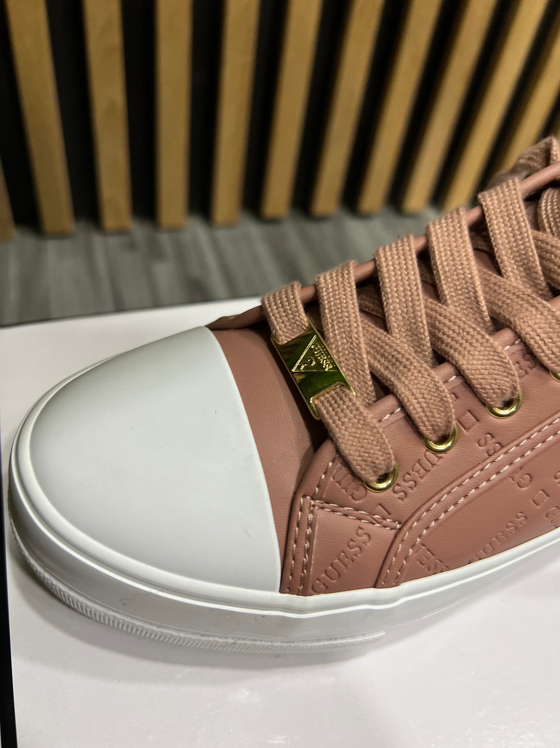 Zapatilla Guess